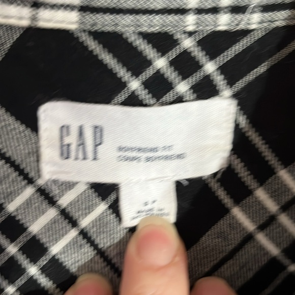 Gap Black and White Plaid Shirt - Picture 2 of 2
